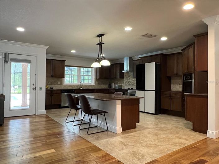 Image No.3-3 Bed House for sale