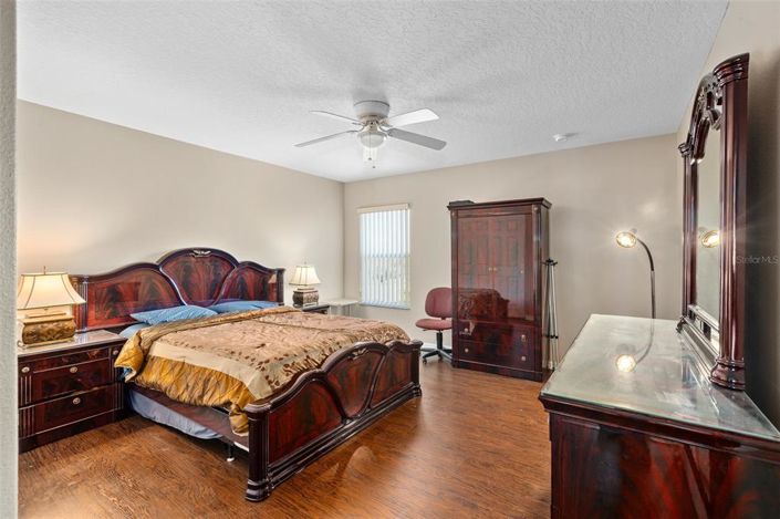 Image No.27-5 Bed House for sale