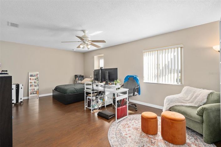 Image No.30-5 Bed House for sale