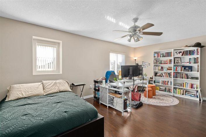 Image No.31-5 Bed House for sale