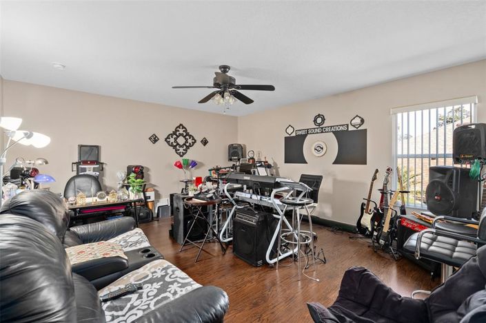 Image No.33-5 Bed House for sale