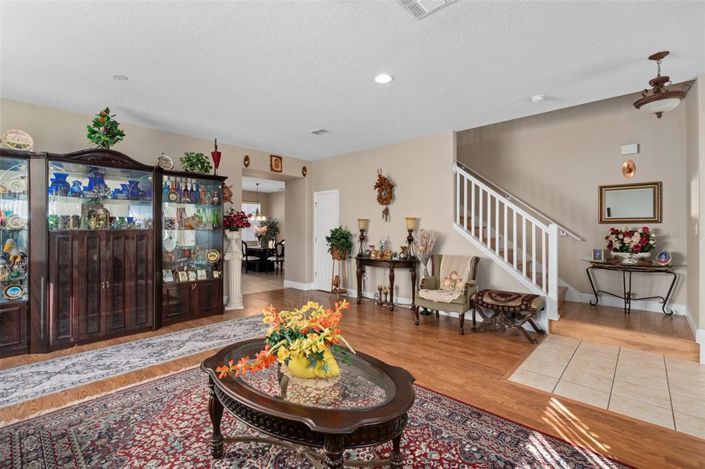 Image No.7-5 Bed House for sale