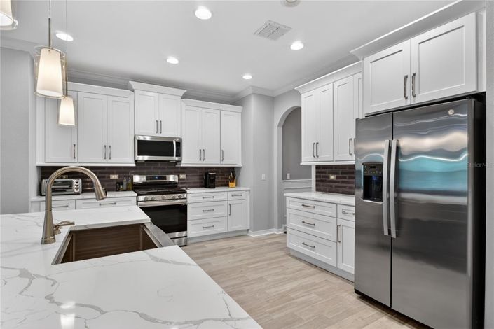 Image No.15-4 Bed House for sale