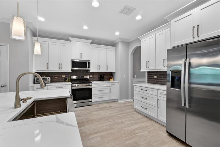 Image No.17-4 Bed House for sale