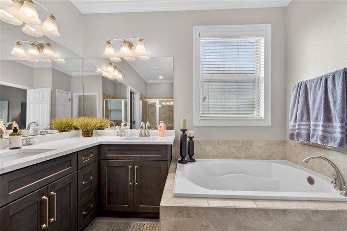 Image No.28-4 Bed House for sale