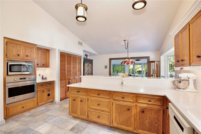 Image No.12-4 Bed House for sale