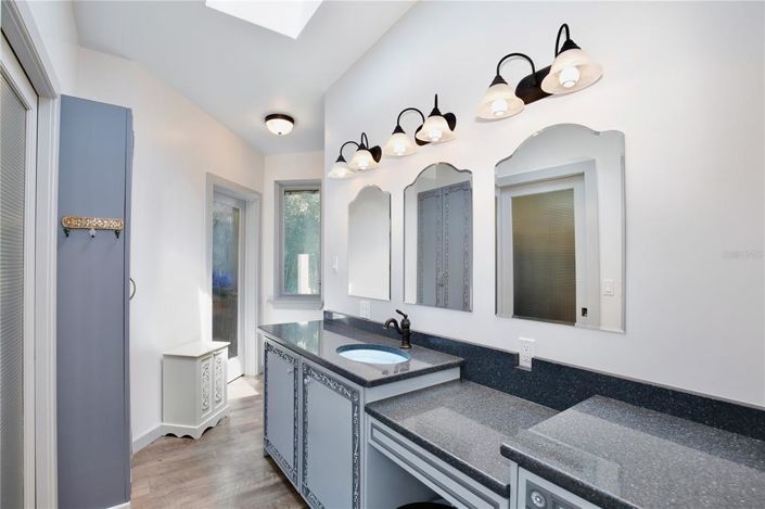 Image No.19-4 Bed House for sale