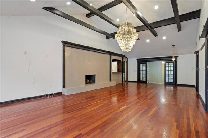 Image No.17-5 Bed House for sale