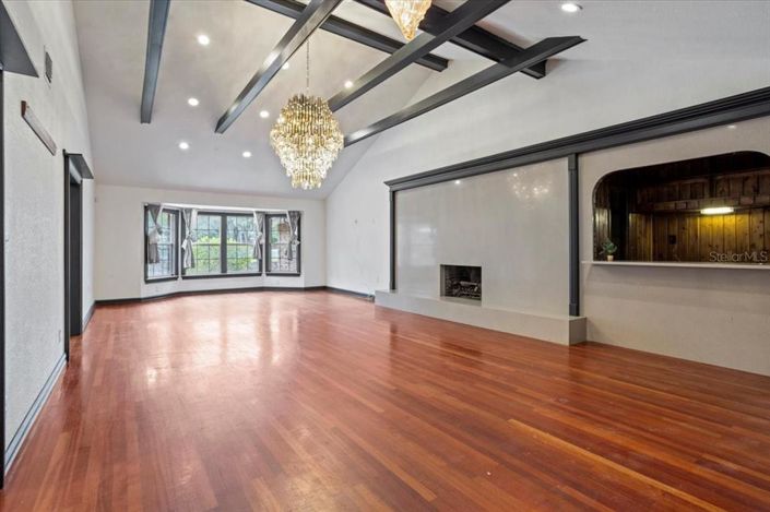 Image No.18-5 Bed House for sale
