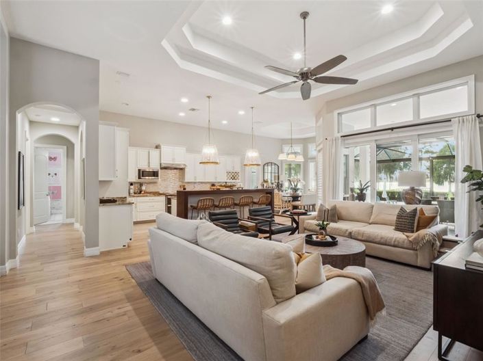 Image No.15-4 Bed House for sale