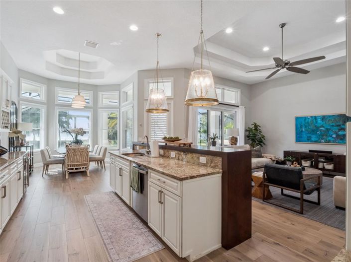 Image No.18-4 Bed House for sale