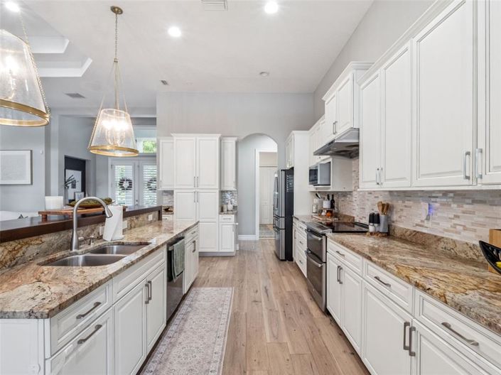 Image No.19-4 Bed House for sale