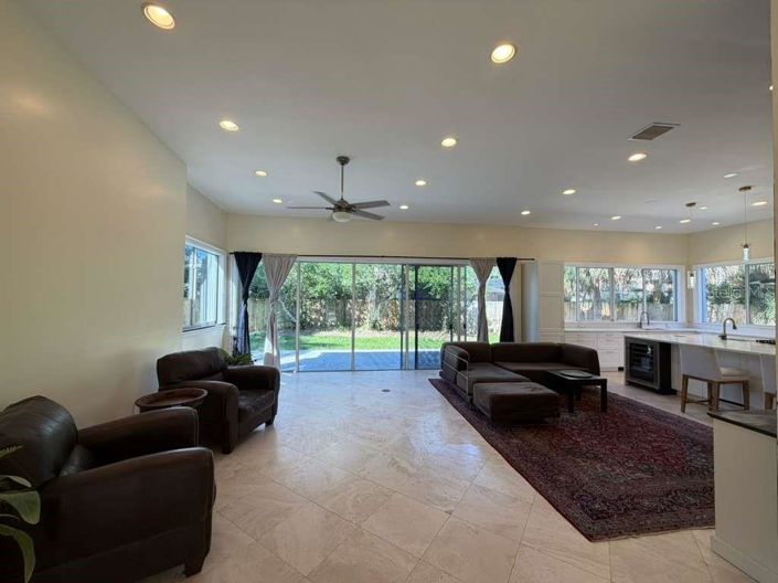 Image No.17-4 Bed House for sale