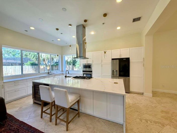 Image No.2-4 Bed House for sale