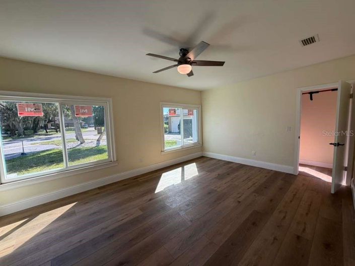 Image No.25-4 Bed House for sale