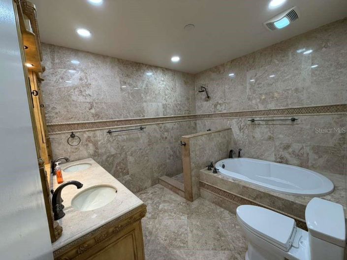 Image No.26-4 Bed House for sale