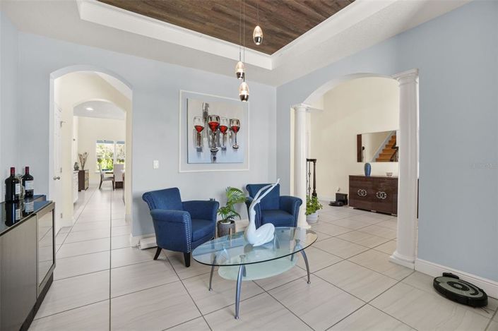 Image No.17-6 Bed House for sale