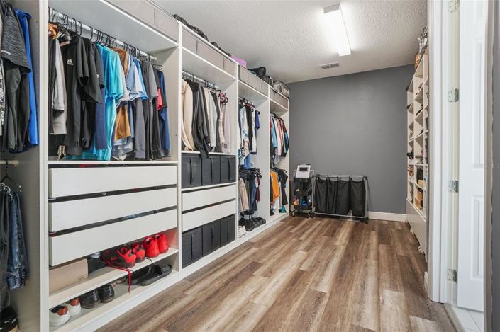 Image No.26-6 Bed House for sale