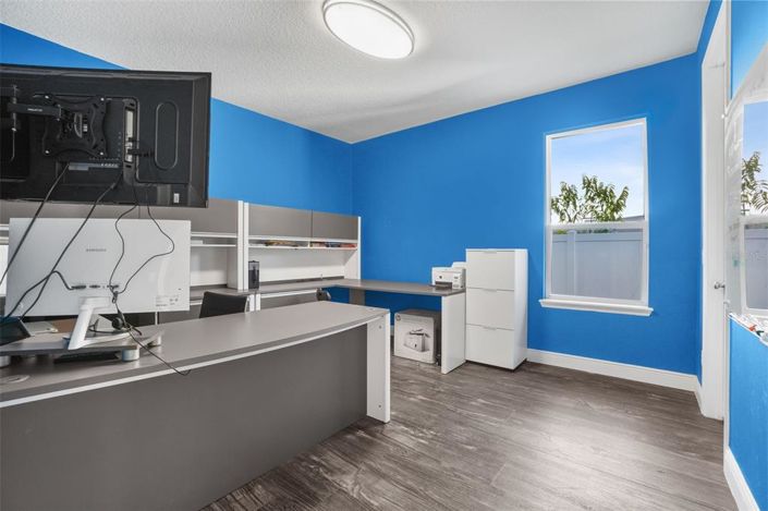 Image No.27-6 Bed House for sale