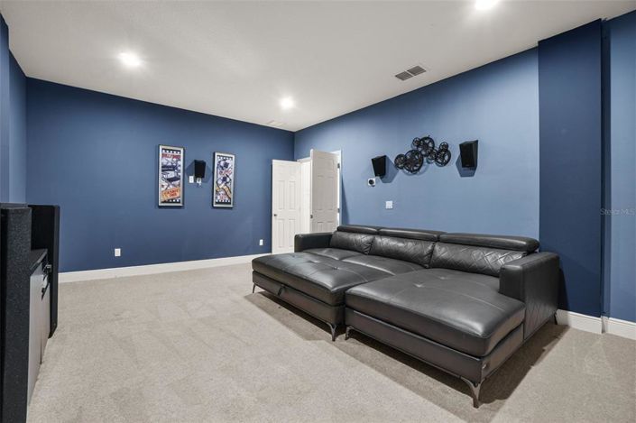 Image No.34-6 Bed House for sale