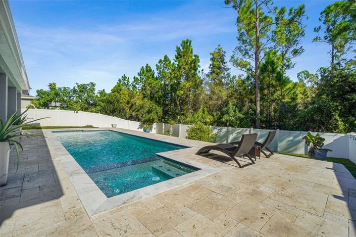 Image No.52-6 Bed House for sale