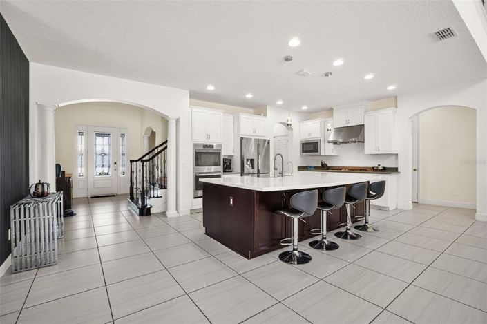 Image No.6-6 Bed House for sale