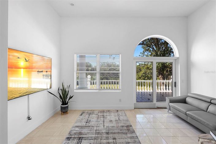 Image No.34-5 Bed House for sale