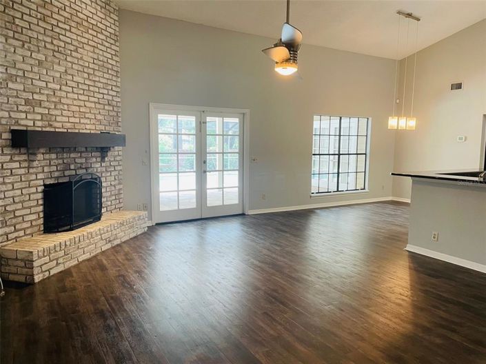 Image No.2-4 Bed House for sale