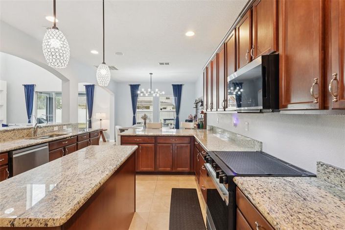 Image No.13-4 Bed House for sale