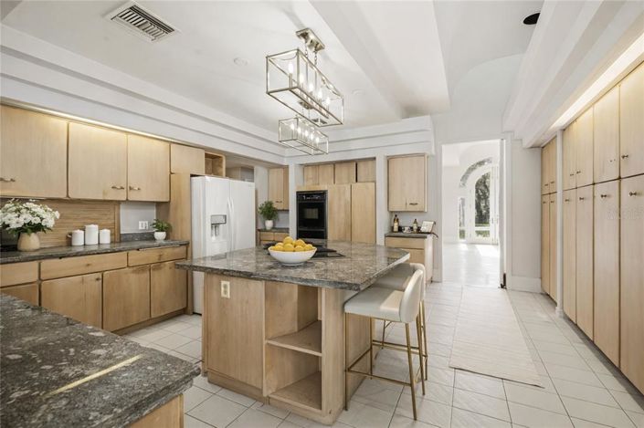 Image No.10-4 Bed House for sale