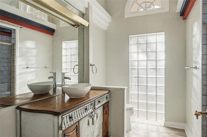 Image No.25-4 Bed House for sale