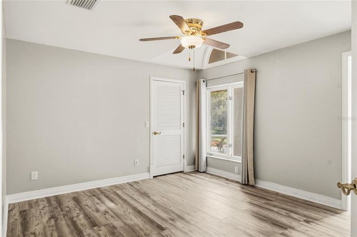 Image No.26-4 Bed House for sale