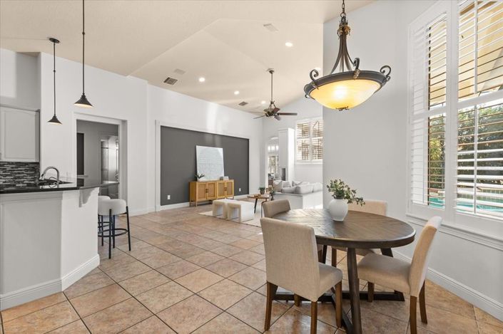 Image No.21-5 Bed House for sale