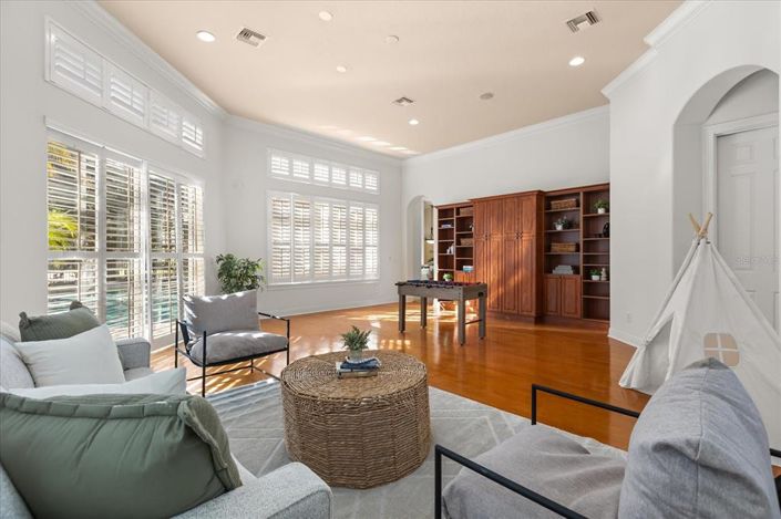 Image No.28-5 Bed House for sale