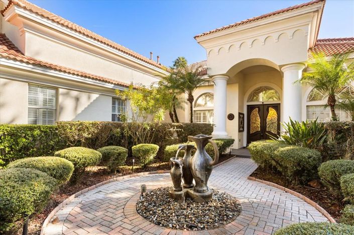 Image No.6-5 Bed House for sale