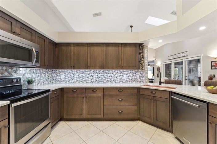 Image No.14-4 Bed House for sale