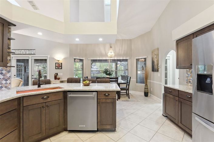 Image No.15-4 Bed House for sale