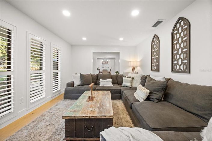 Image No.10-4 Bed House for sale