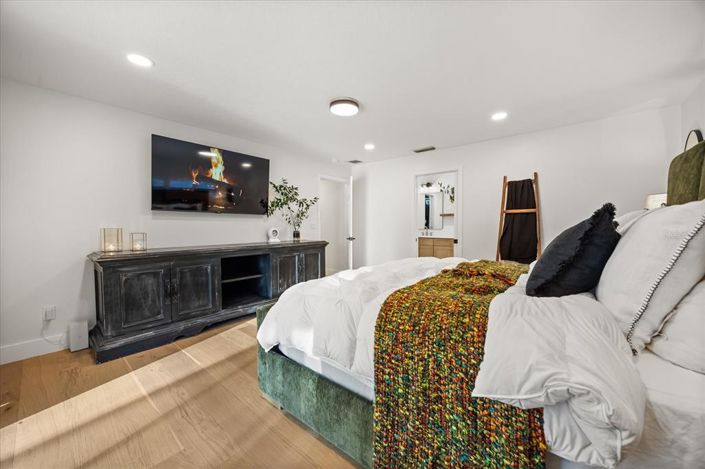 Image No.17-4 Bed House for sale