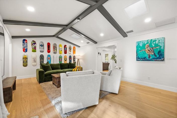 Image No.23-4 Bed House for sale