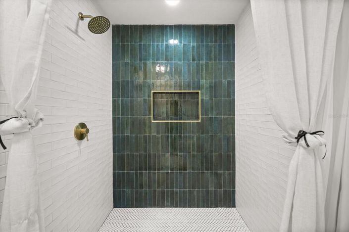 Image No.41-4 Bed House for sale