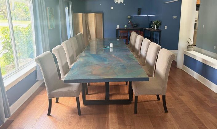 Image No.11-6 Bed House for sale