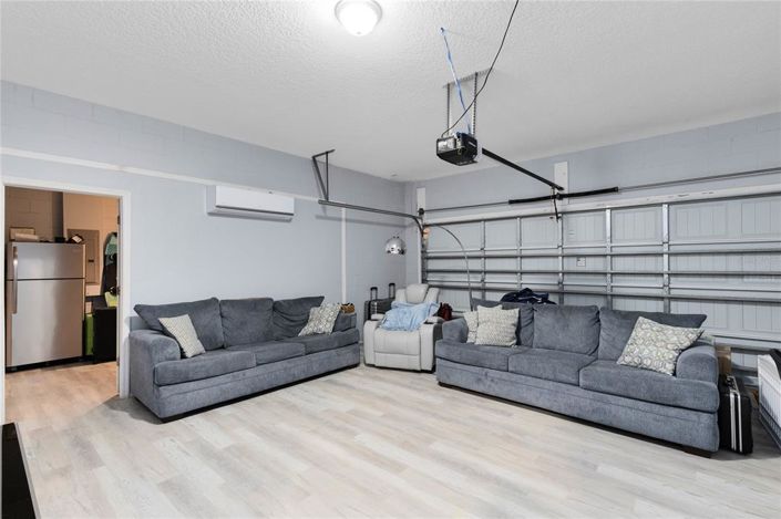 Image No.17-5 Bed House for sale