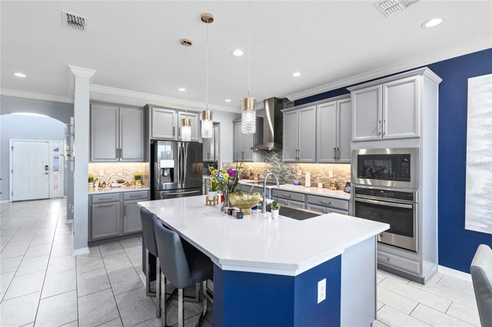 Image No.8-5 Bed House for sale