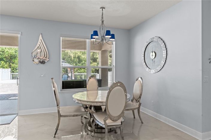 Image No.10-6 Bed House for sale