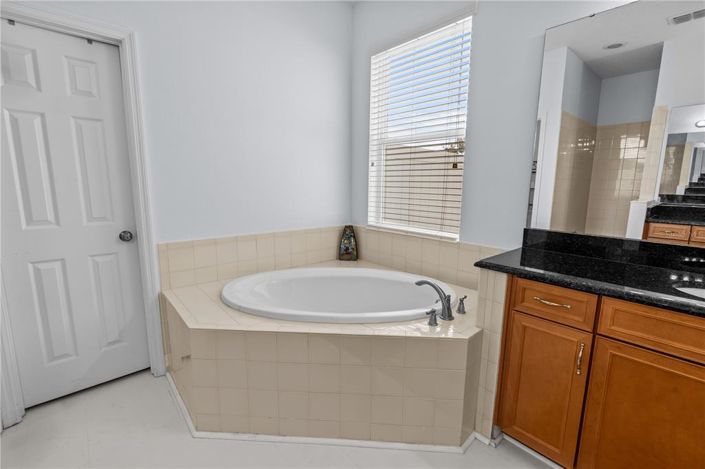 Image No.20-6 Bed House for sale