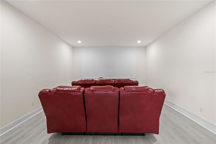 Image No.21-6 Bed House for sale