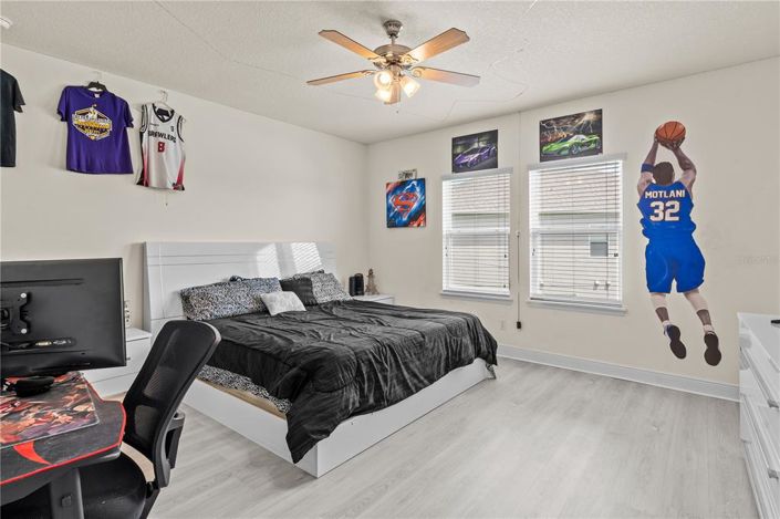 Image No.23-6 Bed House for sale