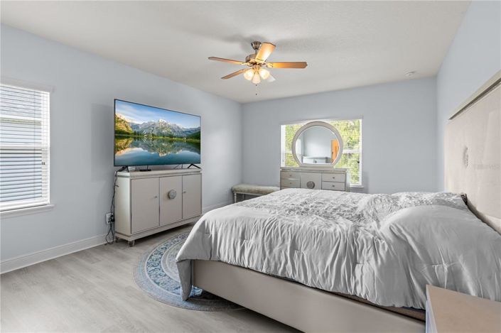 Image No.29-6 Bed House for sale