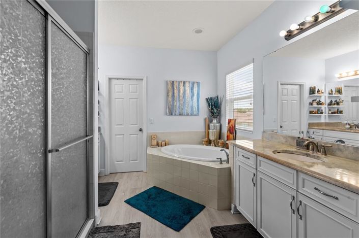 Image No.30-6 Bed House for sale